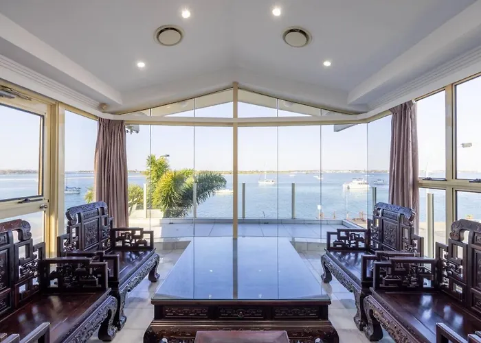 Waterfront Stunning Antique 4Rms 7Beds Holidayhome
