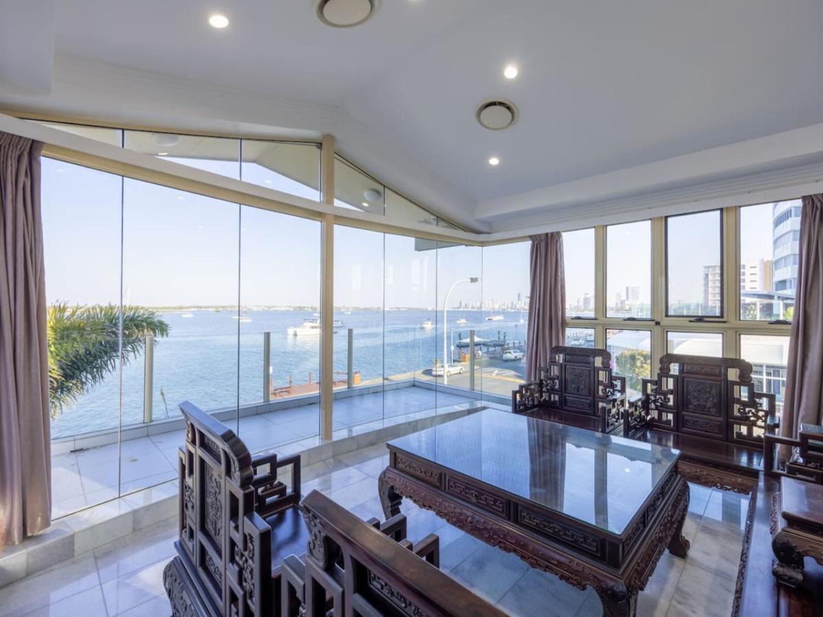 Holiday home Waterfront Stunning Antique 4rms 7beds